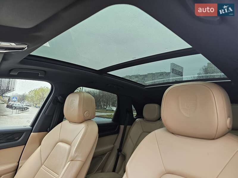 Позашляховик / Кросовер Porsche Cayenne 2018 в Києві