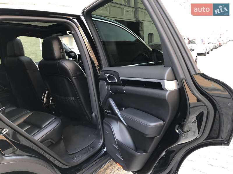 Внедорожник / Кроссовер Porsche Cayenne 2015 в Одессе