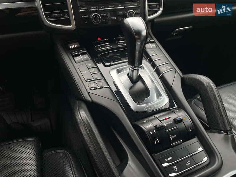 Внедорожник / Кроссовер Porsche Cayenne 2012 в Одессе
