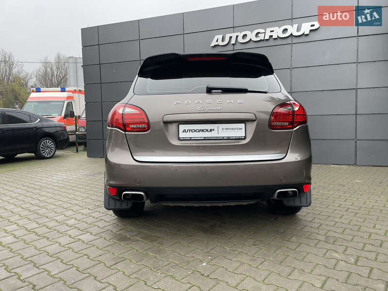 Внедорожник / Кроссовер Porsche Cayenne 2012 в Одессе