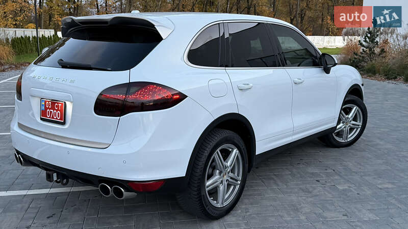 Позашляховик / Кросовер Porsche Cayenne 2014 в Луцьку