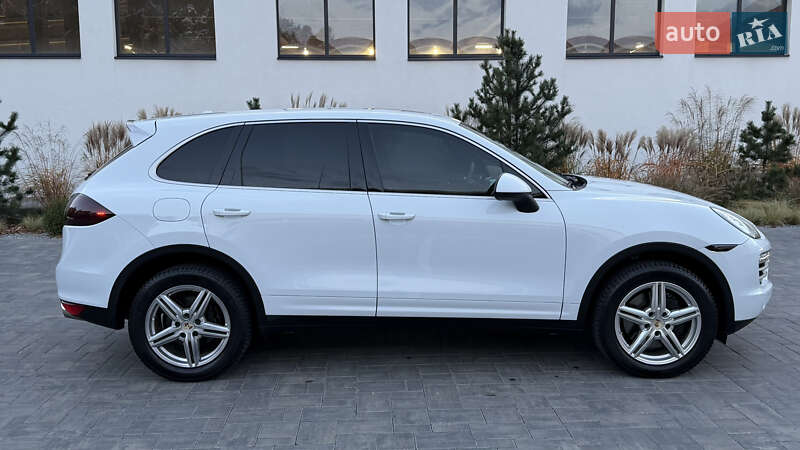 Позашляховик / Кросовер Porsche Cayenne 2014 в Луцьку