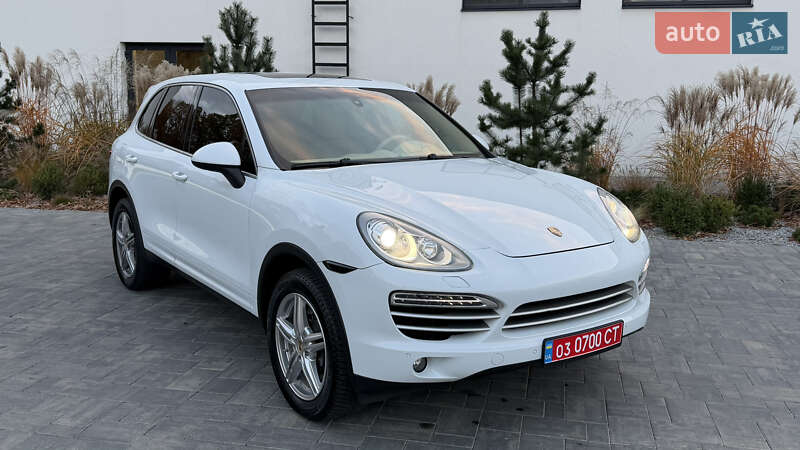 Позашляховик / Кросовер Porsche Cayenne 2014 в Луцьку