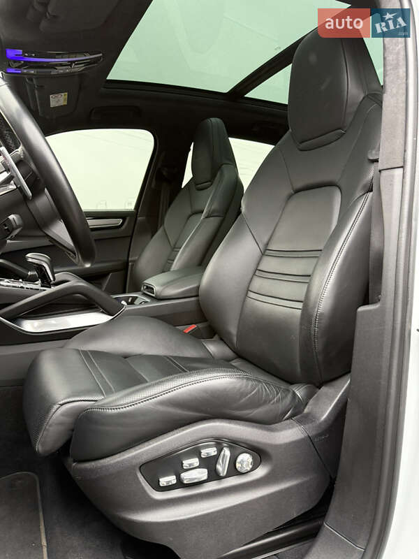 Позашляховик / Кросовер Porsche Cayenne 2018 в Києві