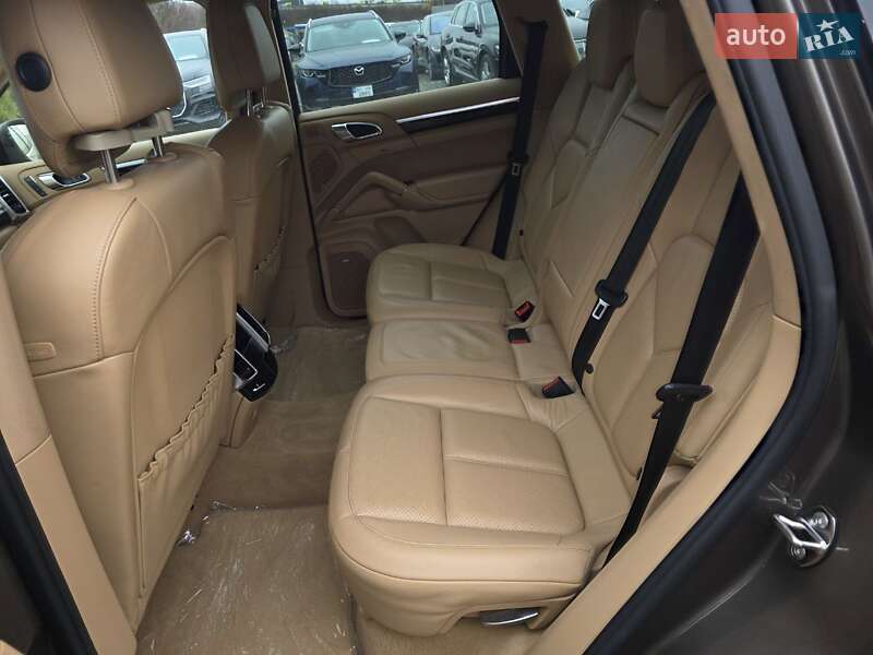 Внедорожник / Кроссовер Porsche Cayenne 2012 в Тернополе