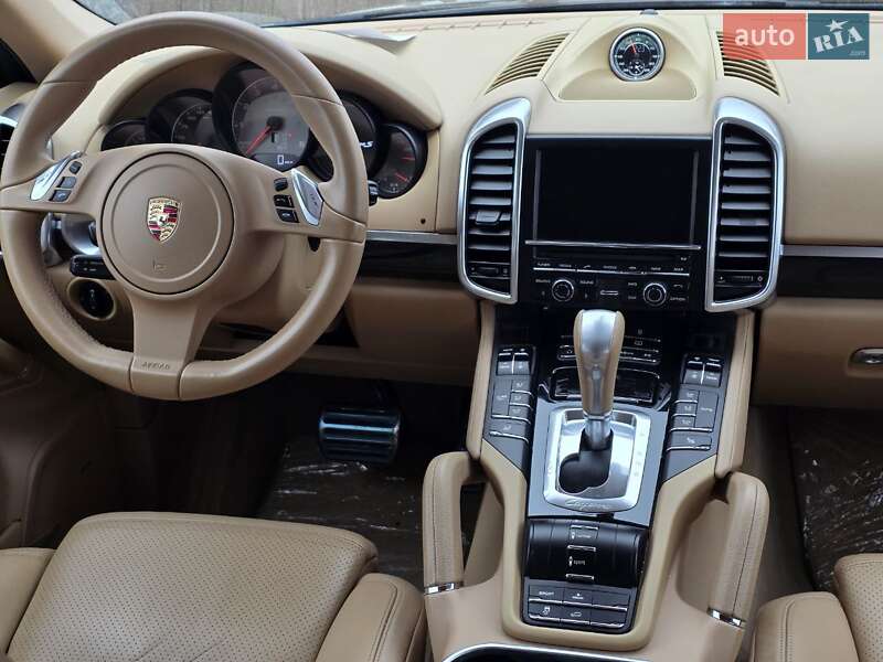 Внедорожник / Кроссовер Porsche Cayenne 2012 в Тернополе