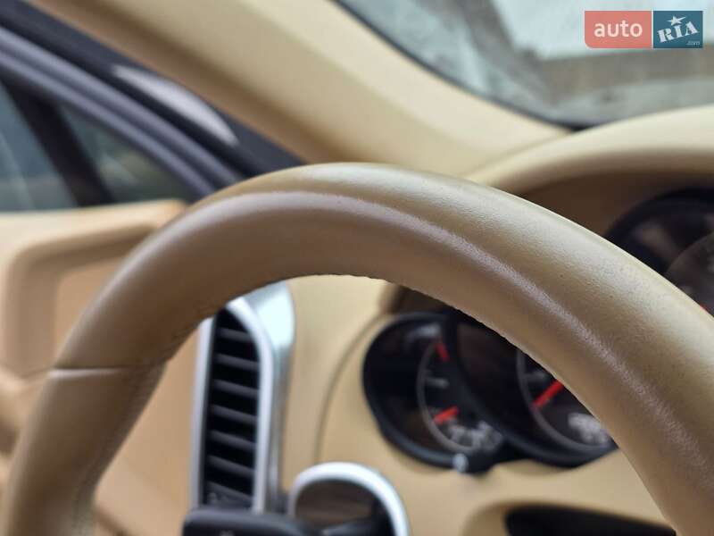 Внедорожник / Кроссовер Porsche Cayenne 2012 в Тернополе