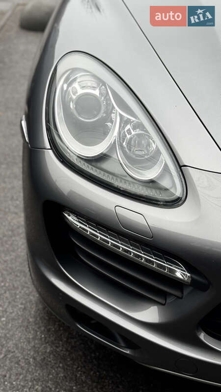 Позашляховик / Кросовер Porsche Cayenne 2010 в Києві