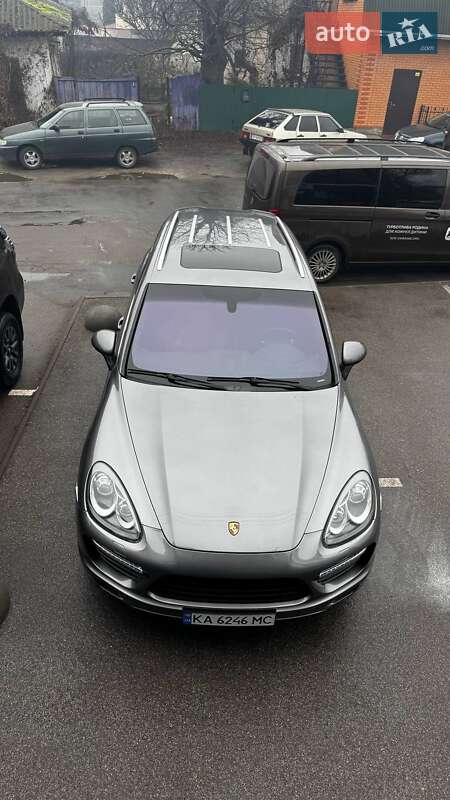 Позашляховик / Кросовер Porsche Cayenne 2010 в Києві