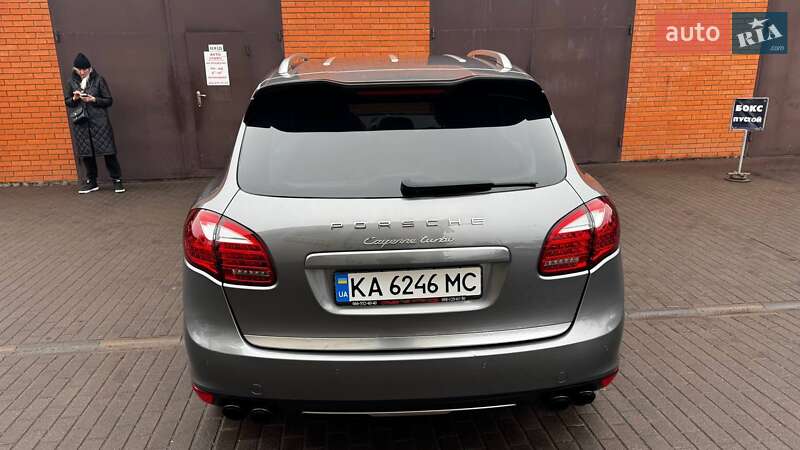 Позашляховик / Кросовер Porsche Cayenne 2010 в Києві