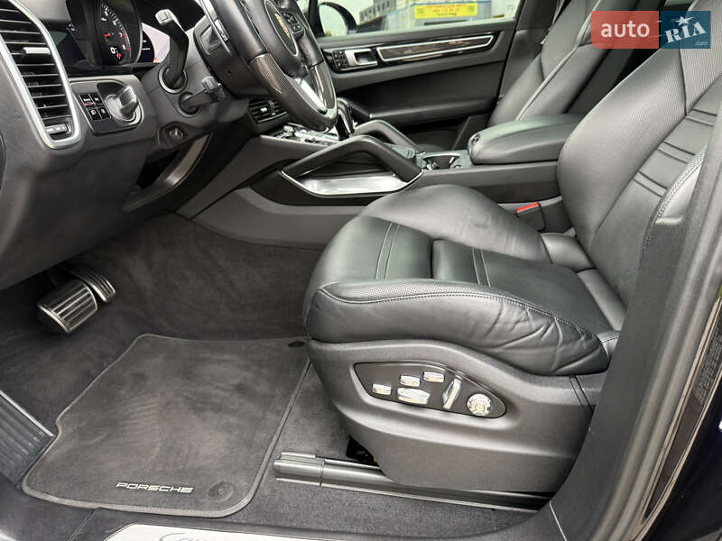 Позашляховик / Кросовер Porsche Cayenne 2019 в Києві