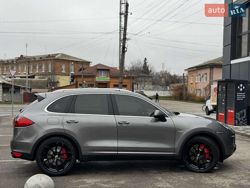 Позашляховик / Кросовер Porsche Cayenne 2010 в Києві