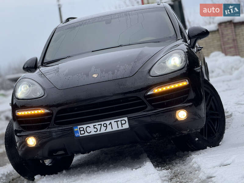 Позашляховик / Кросовер Porsche Cayenne 2012 в Самборі