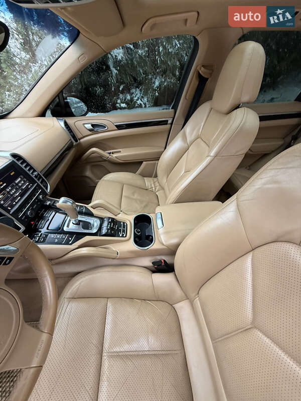 Позашляховик / Кросовер Porsche Cayenne 2012 в Самборі