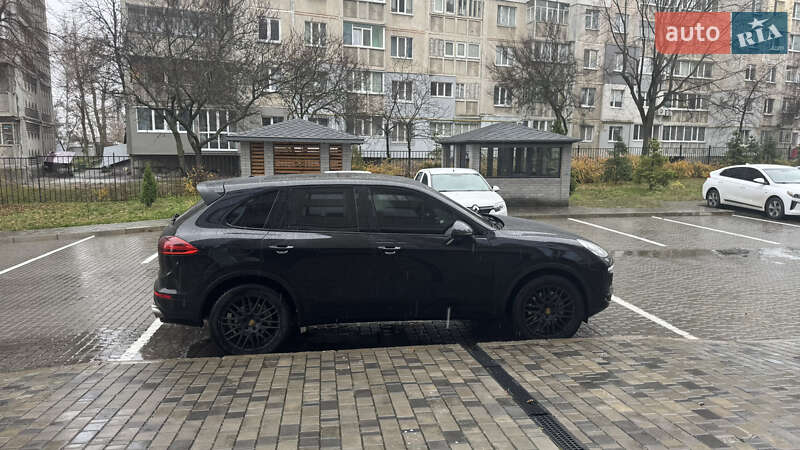 Позашляховик / Кросовер Porsche Cayenne 2016 в Кременчуці