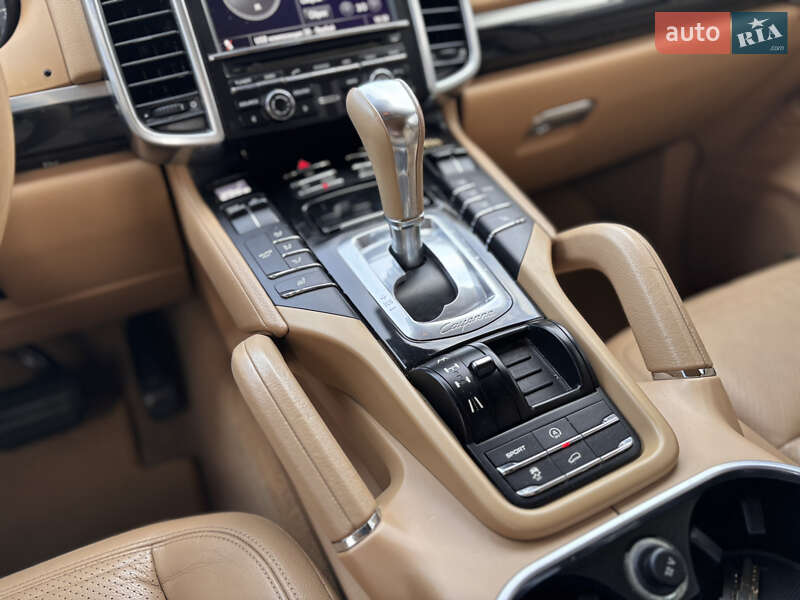 Позашляховик / Кросовер Porsche Cayenne 2011 в Тернополі