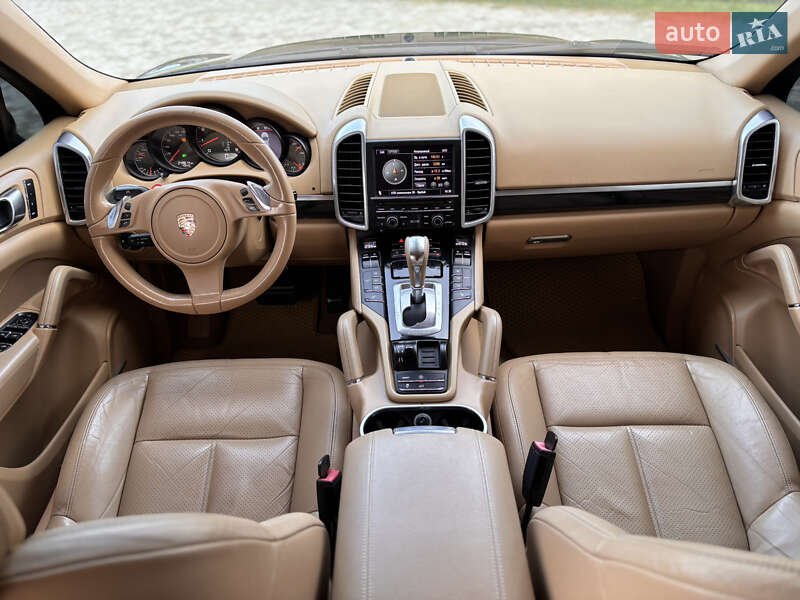 Позашляховик / Кросовер Porsche Cayenne 2011 в Тернополі