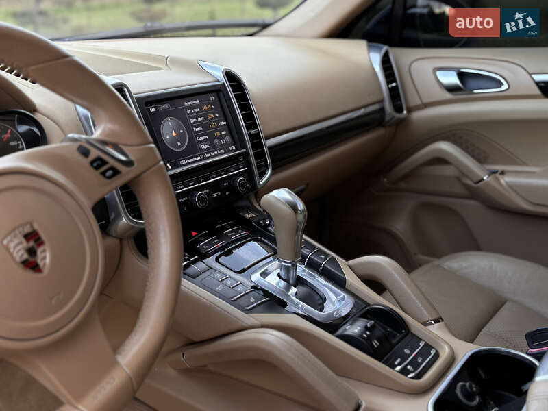 Позашляховик / Кросовер Porsche Cayenne 2011 в Тернополі