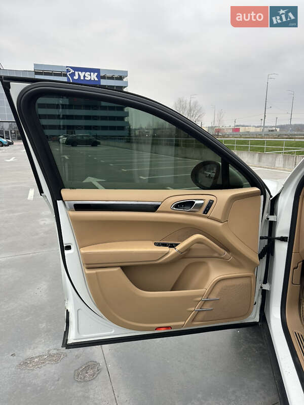 Внедорожник / Кроссовер Porsche Cayenne 2013 в Киеве фото 7 Внедорожник / Кроссовер Porsche Cayenne 2013 в Киеве