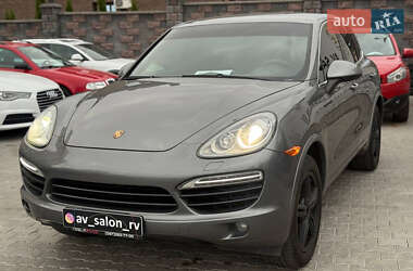 Позашляховик / Кросовер Porsche Cayenne 2014 в Рівному