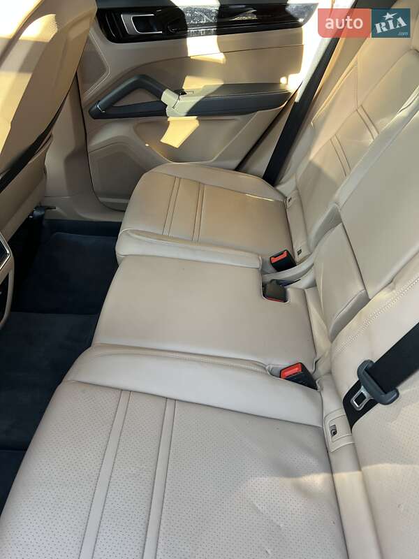 Позашляховик / Кросовер Porsche Cayenne 2019 в Києві