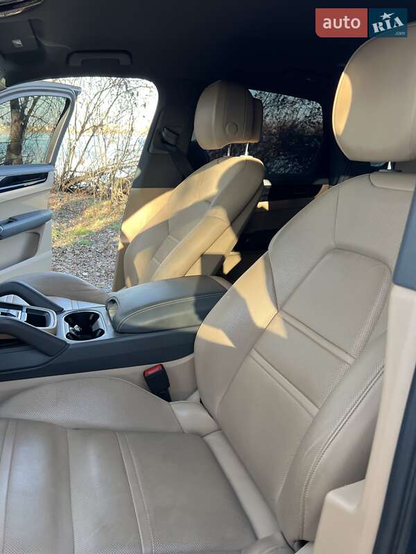 Позашляховик / Кросовер Porsche Cayenne 2019 в Києві