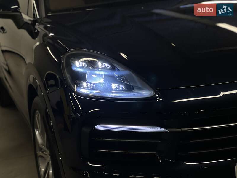 Позашляховик / Кросовер Porsche Cayenne 2021 в Києві
