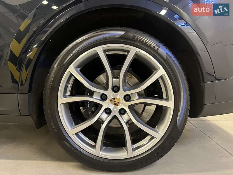 Позашляховик / Кросовер Porsche Cayenne 2021 в Києві