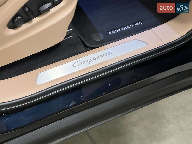 Позашляховик / Кросовер Porsche Cayenne 2021 в Києві