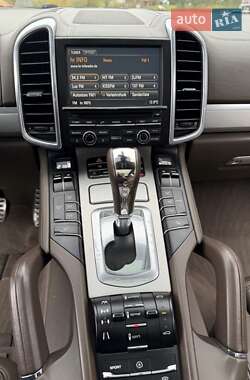 Позашляховик / Кросовер Porsche Cayenne 2012 в Києві