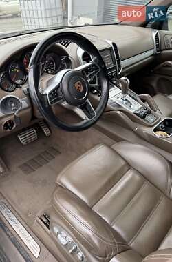 Позашляховик / Кросовер Porsche Cayenne 2012 в Києві