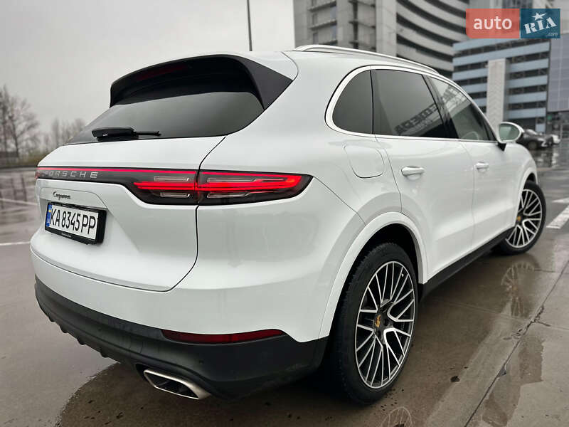 Внедорожник / Кроссовер Porsche Cayenne 2017 в Киеве