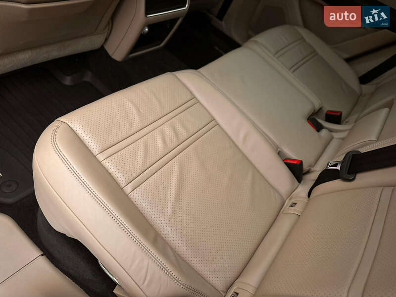 Внедорожник / Кроссовер Porsche Cayenne 2017 в Киеве