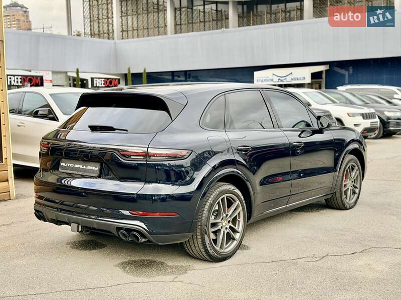 Позашляховик / Кросовер Porsche Cayenne 2019 в Києві