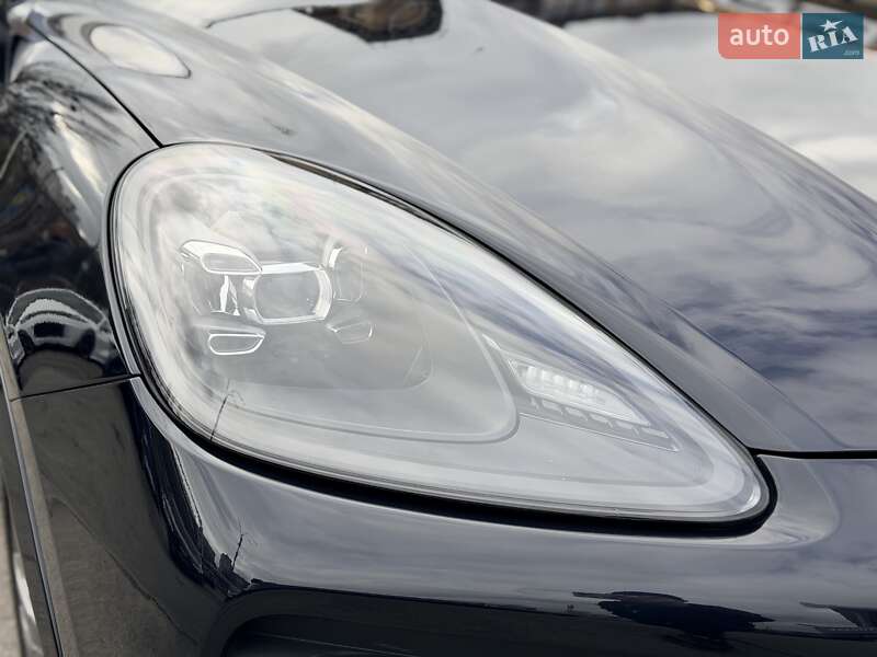 Позашляховик / Кросовер Porsche Cayenne 2019 в Києві