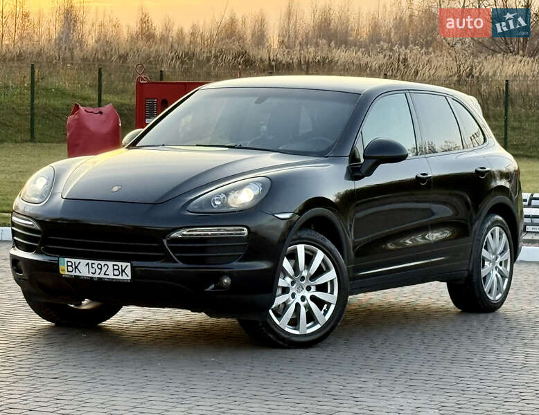 Внедорожник / Кроссовер Porsche Cayenne 2011 в Ровно