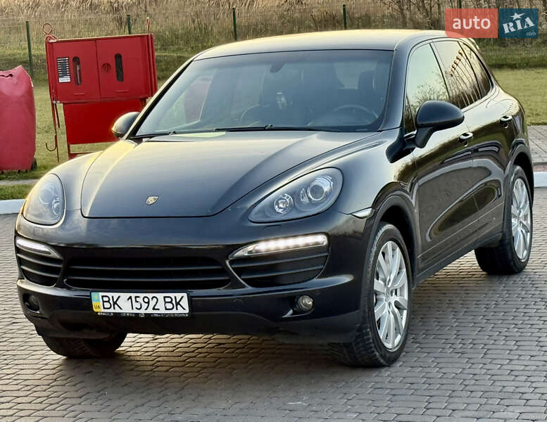 Внедорожник / Кроссовер Porsche Cayenne 2011 в Ровно
