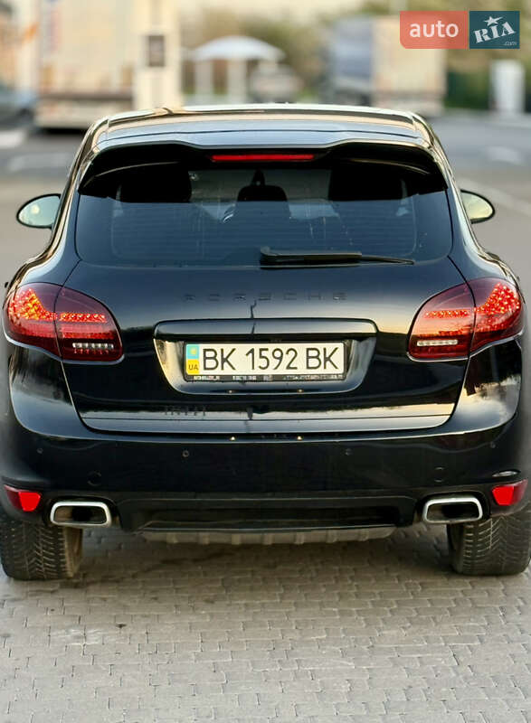 Внедорожник / Кроссовер Porsche Cayenne 2011 в Ровно