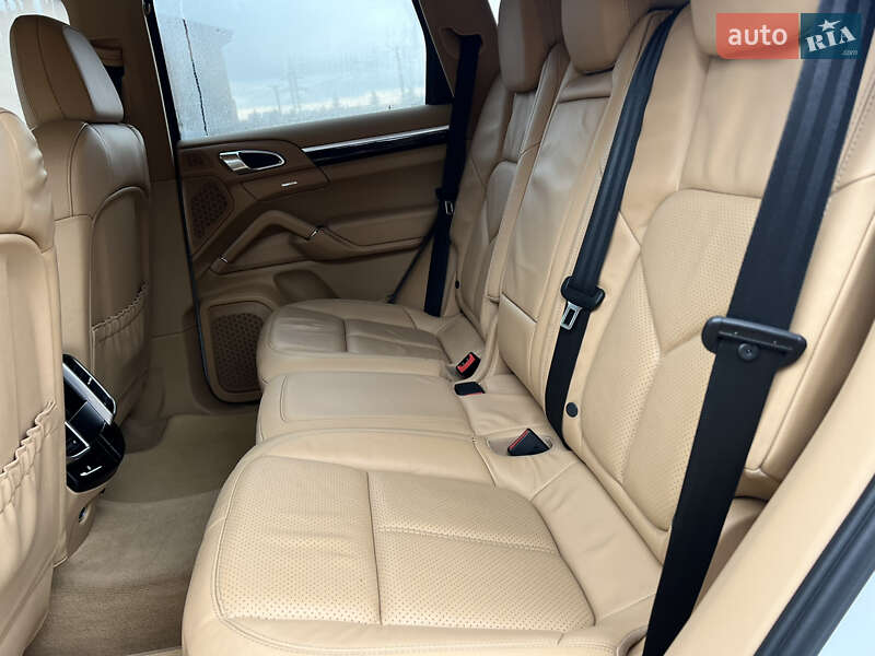 Внедорожник / Кроссовер Porsche Cayenne 2012 в Днепре