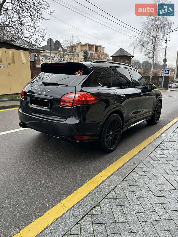 Внедорожник / Кроссовер Porsche Cayenne 2013 в Киеве