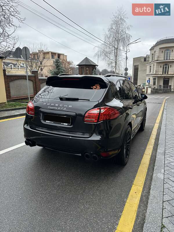 Внедорожник / Кроссовер Porsche Cayenne 2013 в Киеве
