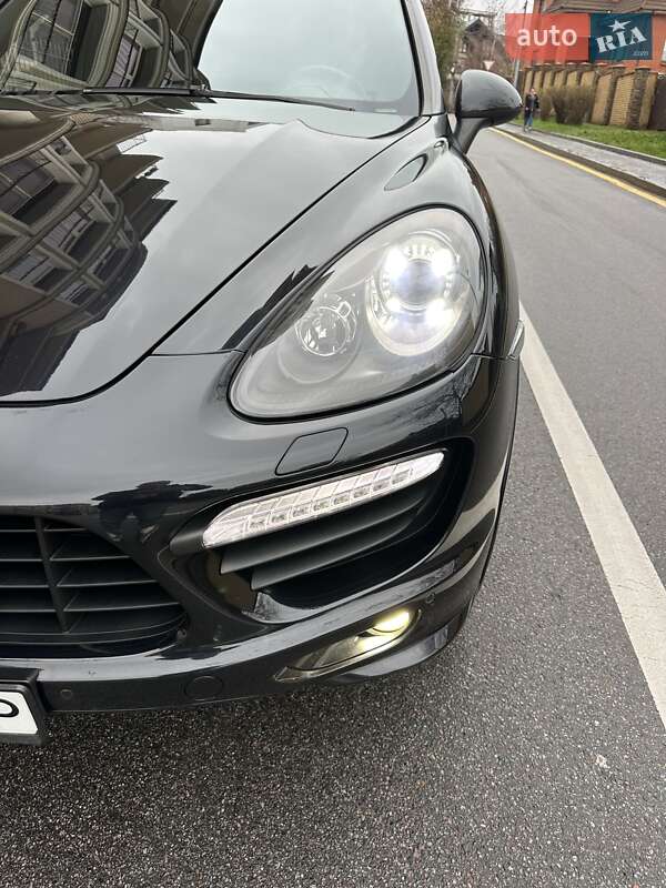Внедорожник / Кроссовер Porsche Cayenne 2013 в Киеве