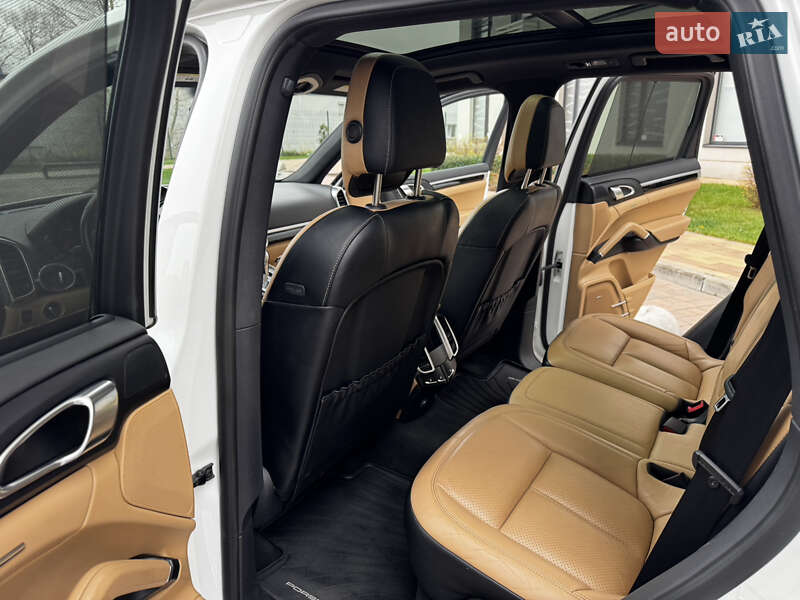 Внедорожник / Кроссовер Porsche Cayenne 2017 в Киеве