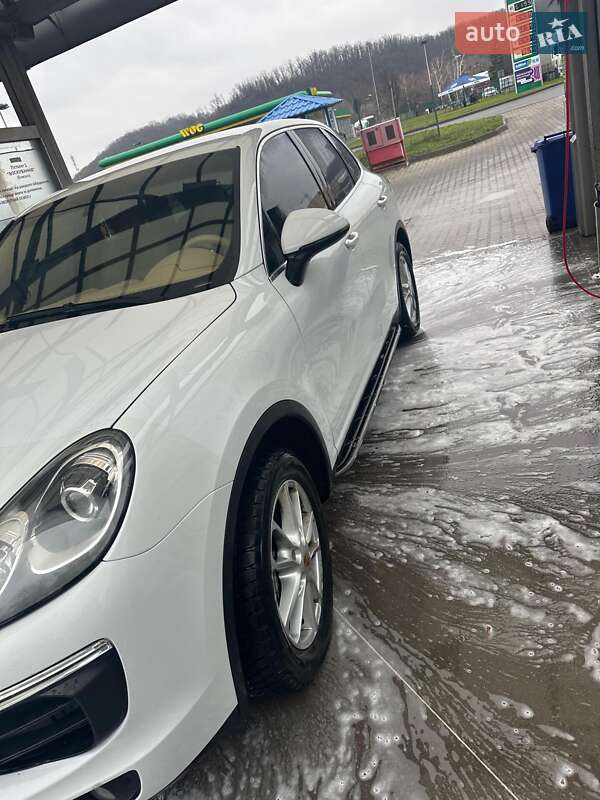 Внедорожник / Кроссовер Porsche Cayenne 2015 в Обухове