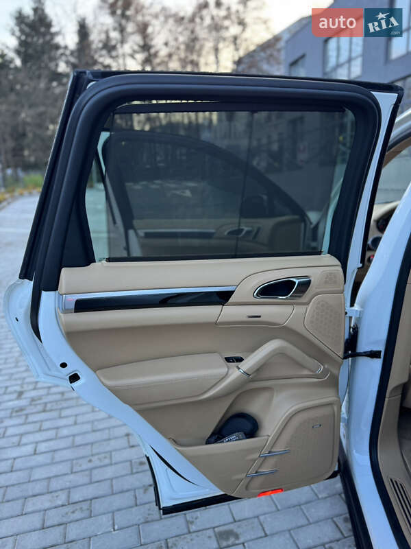 Позашляховик / Кросовер Porsche Cayenne 2014 в Вінниці