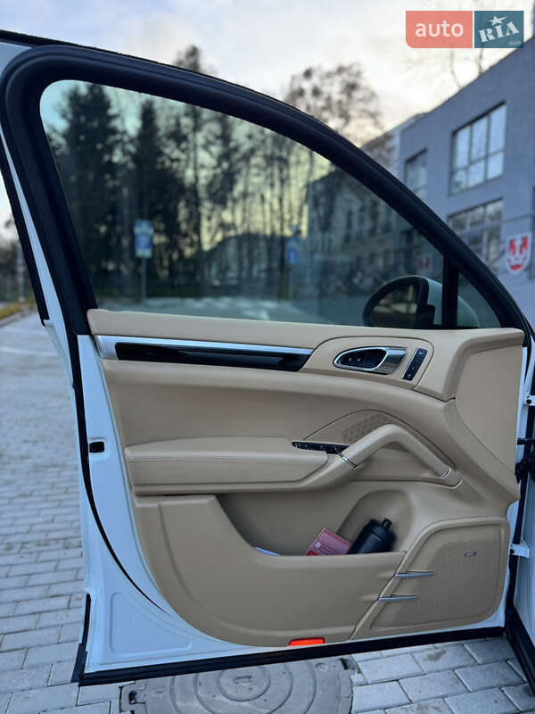 Позашляховик / Кросовер Porsche Cayenne 2014 в Вінниці