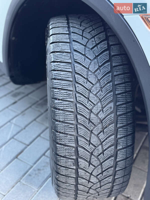 Позашляховик / Кросовер Porsche Cayenne 2014 в Вінниці