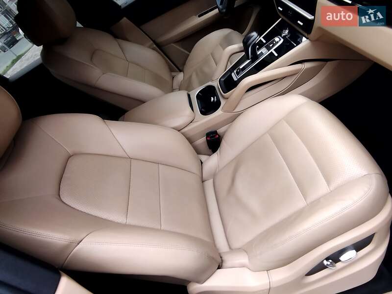 Позашляховик / Кросовер Porsche Cayenne 2018 в Чернігові
