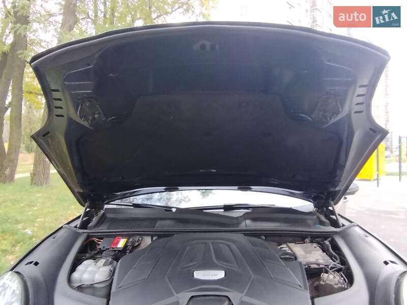 Позашляховик / Кросовер Porsche Cayenne 2018 в Чернігові