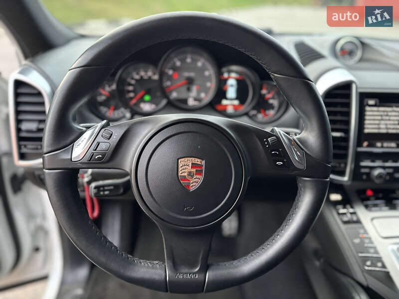 Позашляховик / Кросовер Porsche Cayenne 2013 в Києві